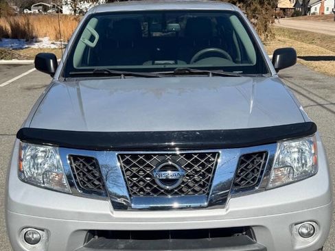 Used 2020 Nissan Frontier SV image 7