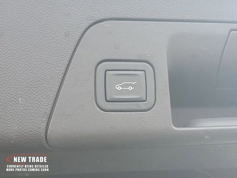 Certified 2023 Buick Envision Avenir image 9