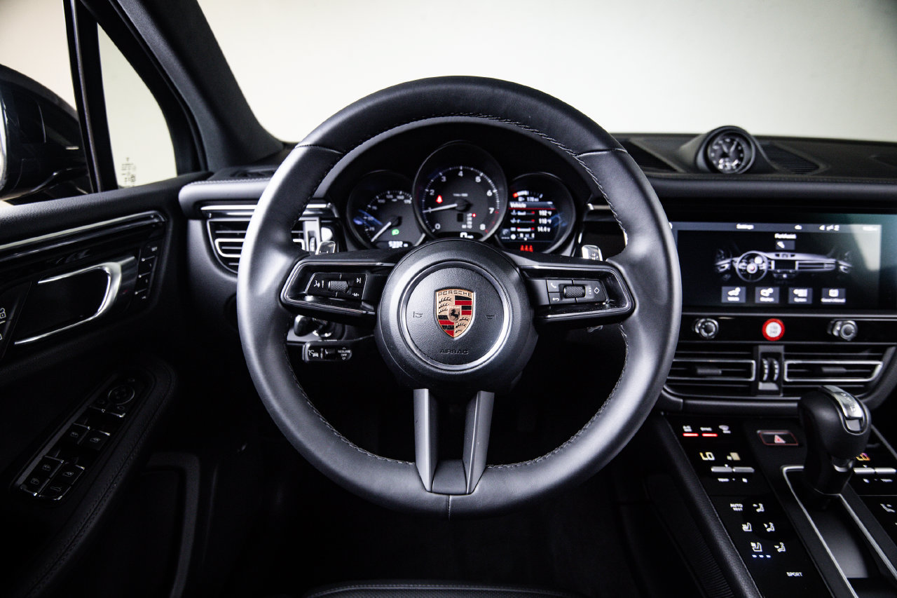 Certified 2026 Porsche Macan AWD/4WD image 26