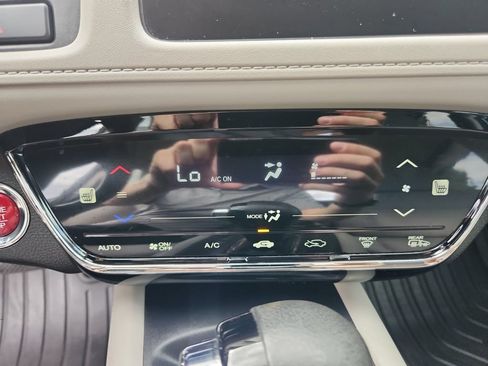 Used 2017 Honda HR-V EX image 17