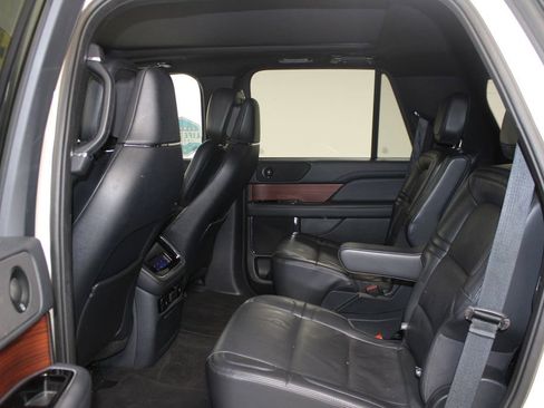 Used 2023 Lincoln Navigator Reserve image 27