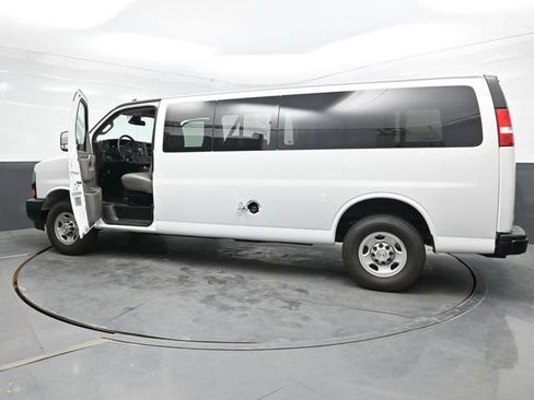 Used 2024 Chevrolet Express 3500 LS RWD image 50