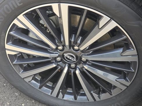 New 2026 Nissan Pathfinder Platinum AWD/4WD image 8