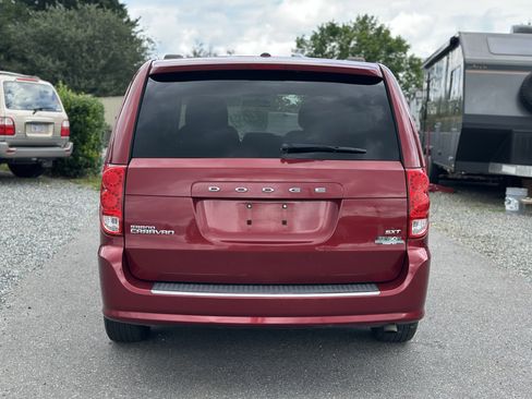 Used 2015 Dodge Grand Caravan SXT FWD image 4