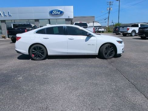 Used 2018 Chevrolet Malibu LT w/ Redline Edition image 10