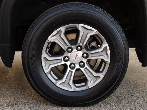 Used 2025 GMC Sierra 1500 SLT image 39