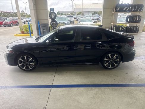 Used 2025 Honda Civic Sport Touring image 3