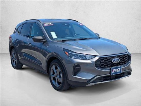 Certified 2025 Ford Escape ST-Line FWD image 3