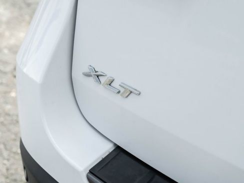 Used 2022 Ford Explorer XLT w/ Equipment Group 202A image 15