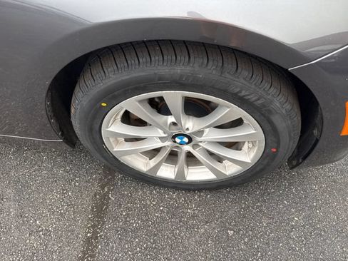 Used 2018 BMW 320i xDrive Sedan AWD/4WD image 15