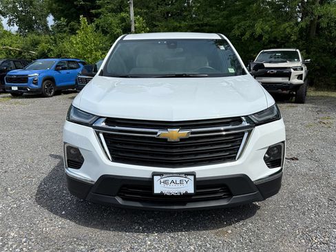 Certified 2022 Chevrolet Traverse LS w/ LPO, Floor Liner Package AWD/4WD image 2