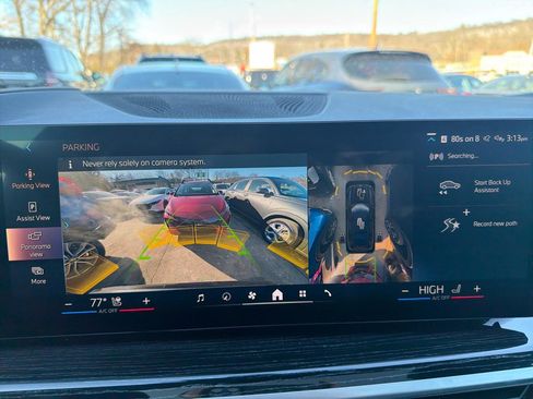 Used 2025 BMW X7 xDrive40i w/ M Sport Package image 29