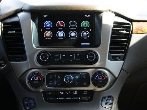 Used 2016 GMC Yukon XL Denali w/ Open Road Package AWD/4WD image 36
