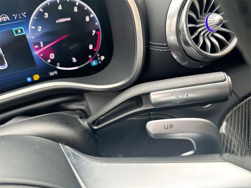 Used 2022 Mercedes-Benz SL 63 AMG 4MATIC image 23