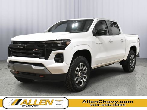 Used 2024 Chevrolet Colorado Z71 AWD/4WD image 1