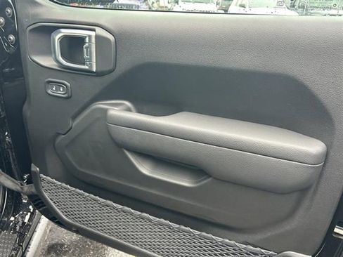 New 2026 Jeep Wrangler Unlimited Rubicon image 22