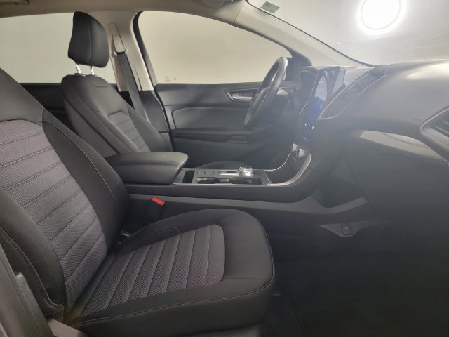 Certified 2023 Ford Edge SE w/ Black Appearance Package AWD/4WD image 17
