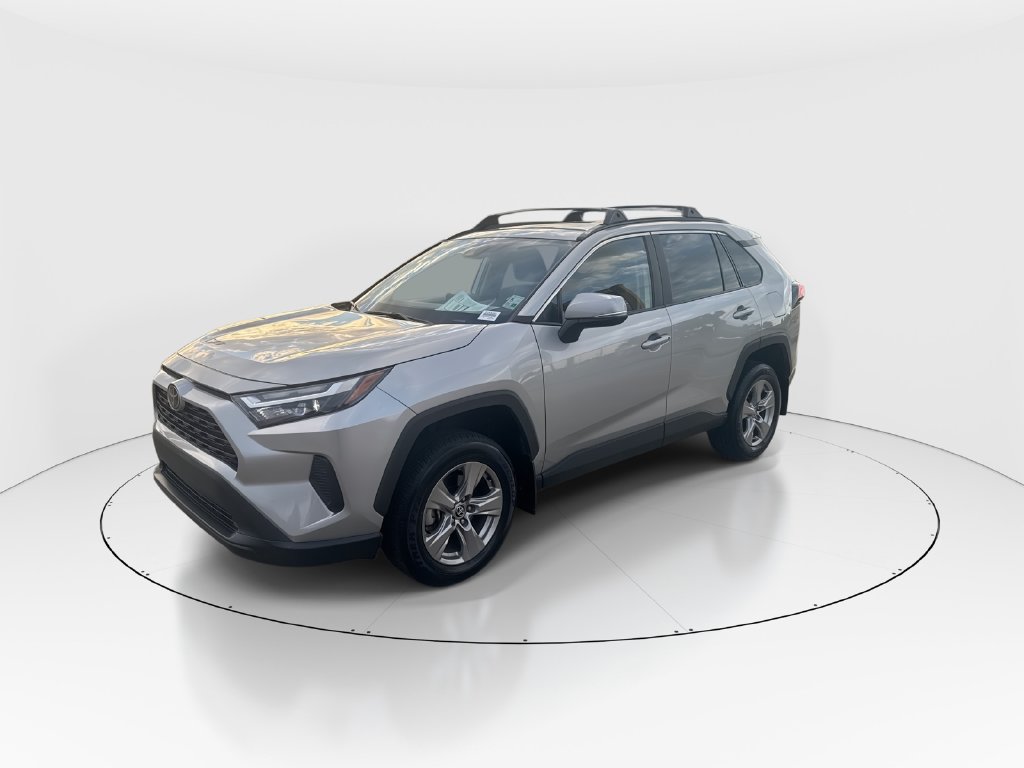 Used 2023 Toyota RAV4 XLE w/ Convenience Package FWD image 4