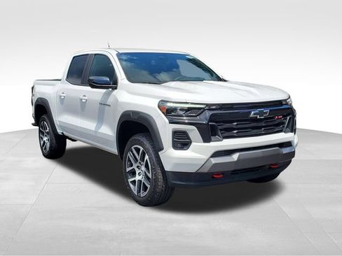 Certified 2023 Chevrolet Colorado Z71 w/ Z71 Convenience Package 2 AWD/4WD image 7