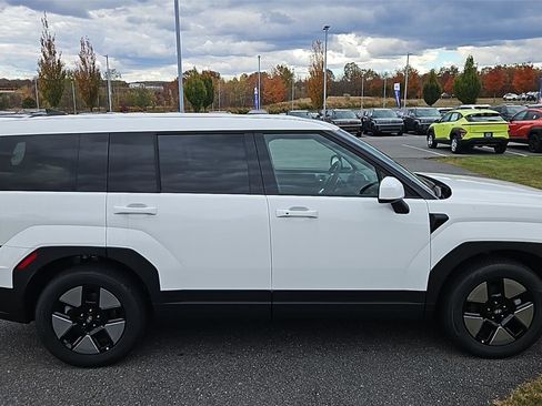 New 2026 Hyundai Santa Fe SE image 8