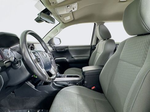 Used 2020 Toyota Tacoma SR5 image 12