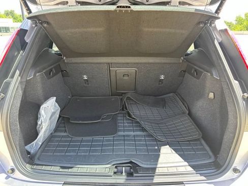 Certified 2026 Volvo XC40 B5 Plus AWD/4WD image 34