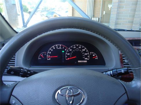 Used 2006 Toyota Camry XLE FWD image 24