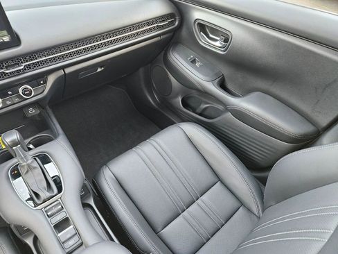 Used 2024 Honda HR-V EX-L image 13