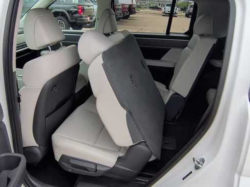 Used 2026 Hyundai Santa Fe SEL FWD image 31
