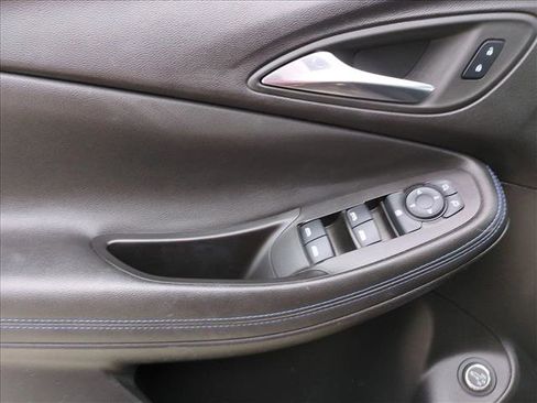 Used 2025 Buick Encore GX Sport Touring w/ Experience Buick Package FWD image 11