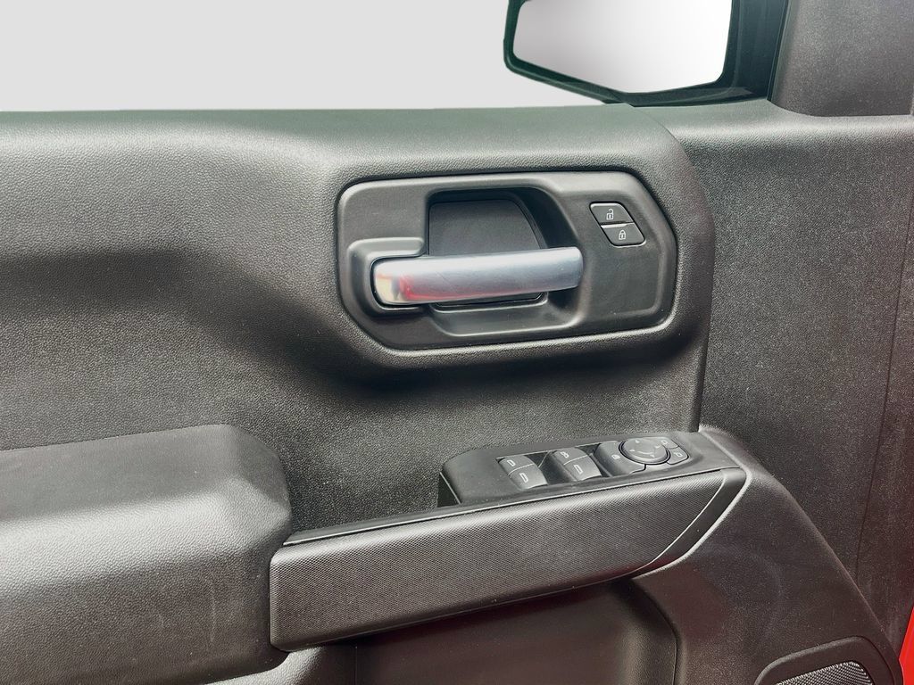 Used 2026 Chevrolet Silverado 1500 Custom w/ Turbomax Blackout Package AWD/4WD image 17