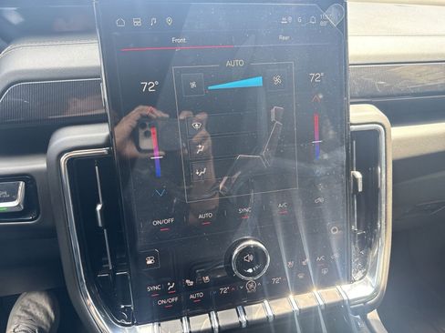 New 2026 GMC Yukon XL Elevation w/ Elevation Premium Package AWD/4WD image 17
