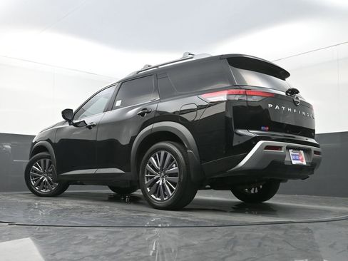 Used 2024 Nissan Pathfinder SL w/ SL Premium Package image 32