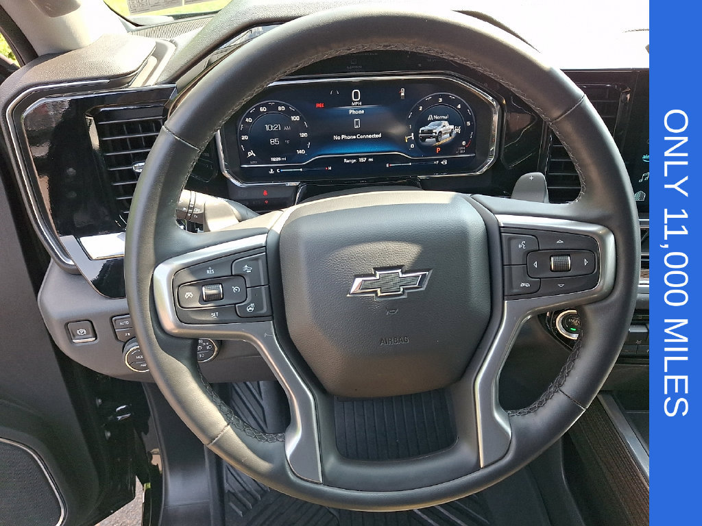Used 2025 Chevrolet Silverado 1500 LT Trail Boss w/ LPO, Dark Essentials Package AWD/4WD image 18
