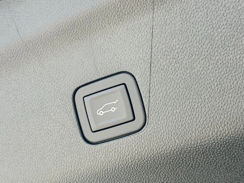 New 2025 Chevrolet Tahoe Premier image 16