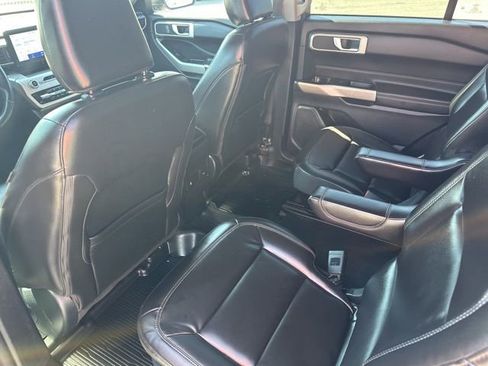 Used 2022 Ford Explorer XLT w/ Equipment Group 202A image 14