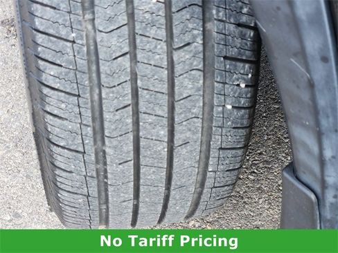 Used 2018 Nissan Kicks SV image 11