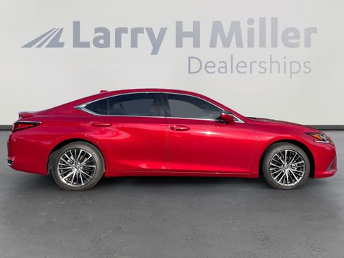 Used 2024 Lexus ES 300h w/ Premium Package image 6