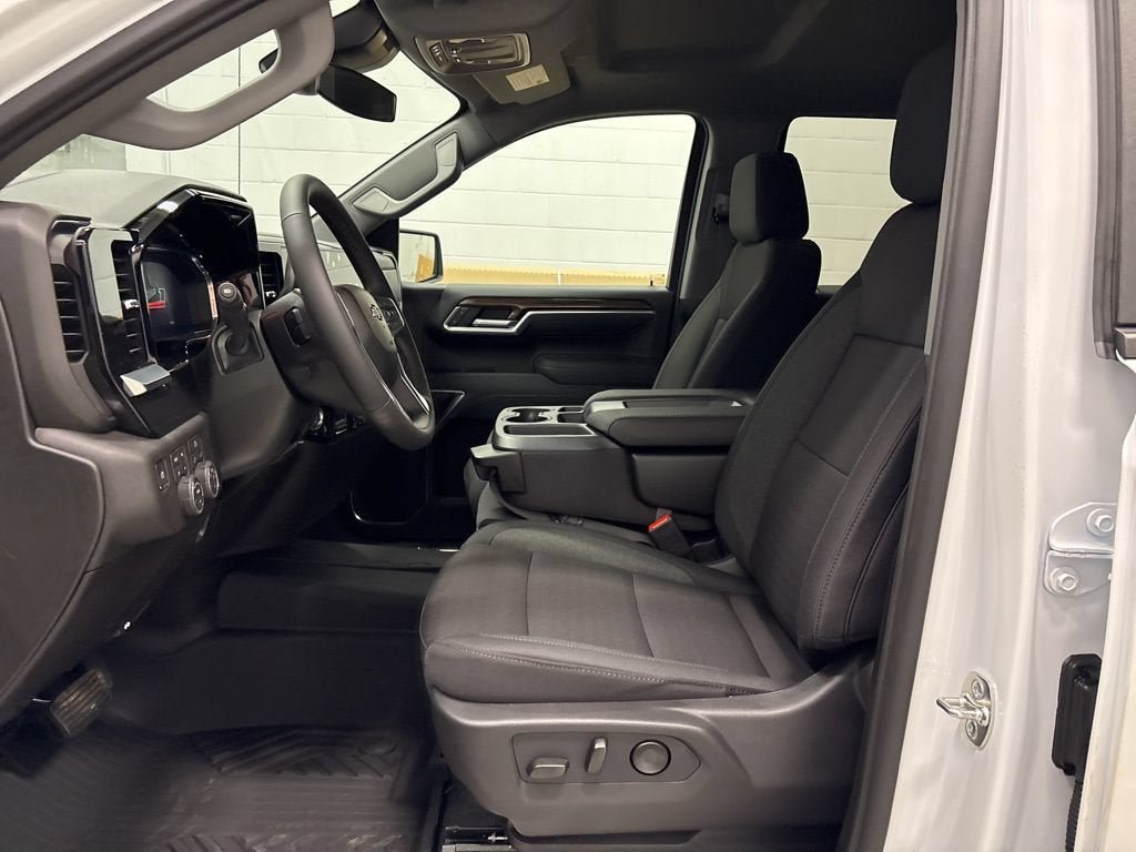 New 2026 Chevrolet Silverado 1500 RST AWD/4WD image 15