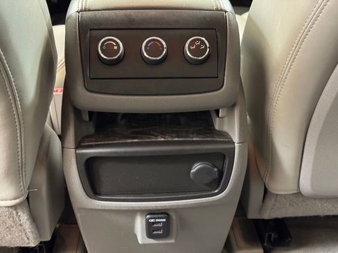 Used 2014 Buick Enclave Leather image 18