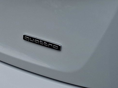 Used 2023 Audi Q5 2.0T Premium w/ Convenience Package image 24