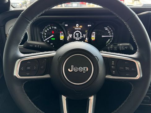 Used 2025 Jeep Wrangler Unlimited Sahara w/ Safety Group image 26