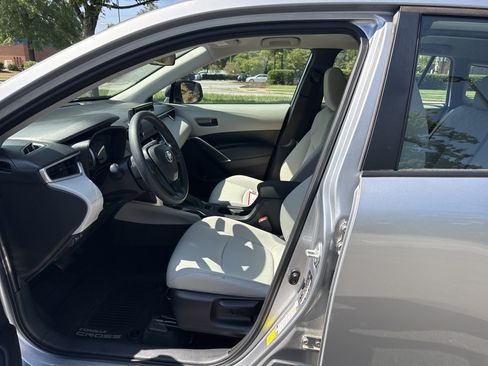 Used 2022 Toyota Corolla Cross L FWD image 20
