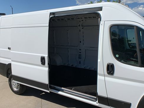 Used 2025 RAM ProMaster 2500 FWD image 21