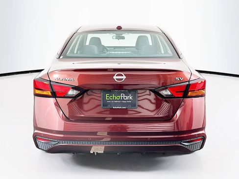 Used 2024 Nissan Altima 2.5 SV image 7
