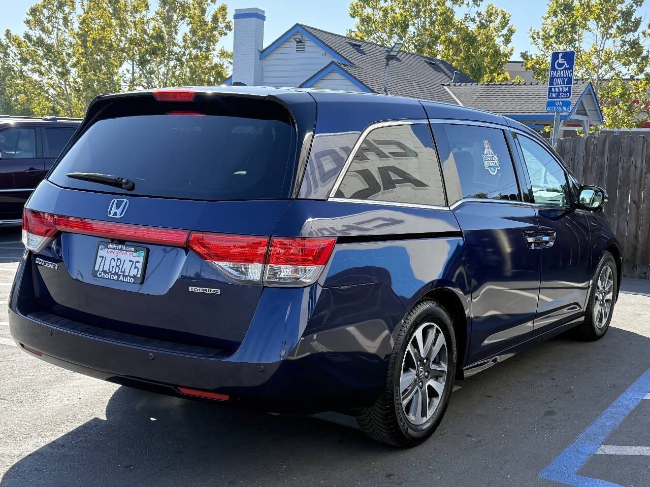 Used 2015 Honda Odyssey Touring image 4