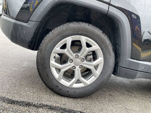 Used 2024 Jeep Compass Latitude AWD/4WD image 12