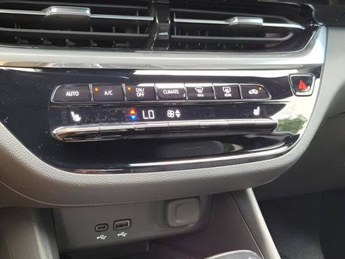 New 2025 Buick Envista Avenir image 35