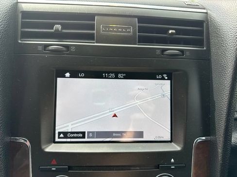 Used 2017 Lincoln Navigator Select AWD/4WD image 21