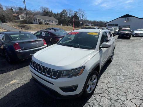 Used 2017 Jeep Compass Latitude w/ Popular Equipment Group image 15